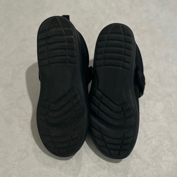 Dr. Comfort Marla Black Machine Washable Double Depth Shoe, Size 8 1/2 Wide - Picture 12 of 14